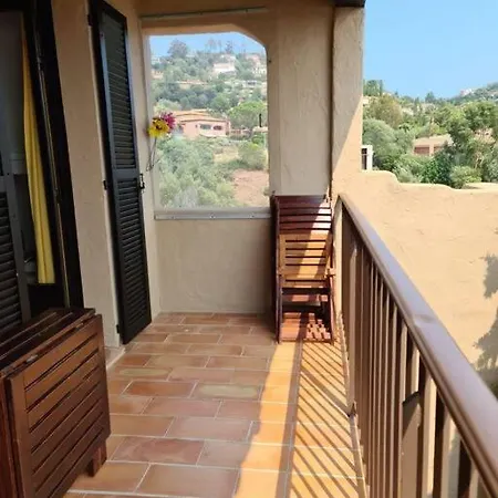 Grand 35 M2 Avec Mezzanine Et Vue *